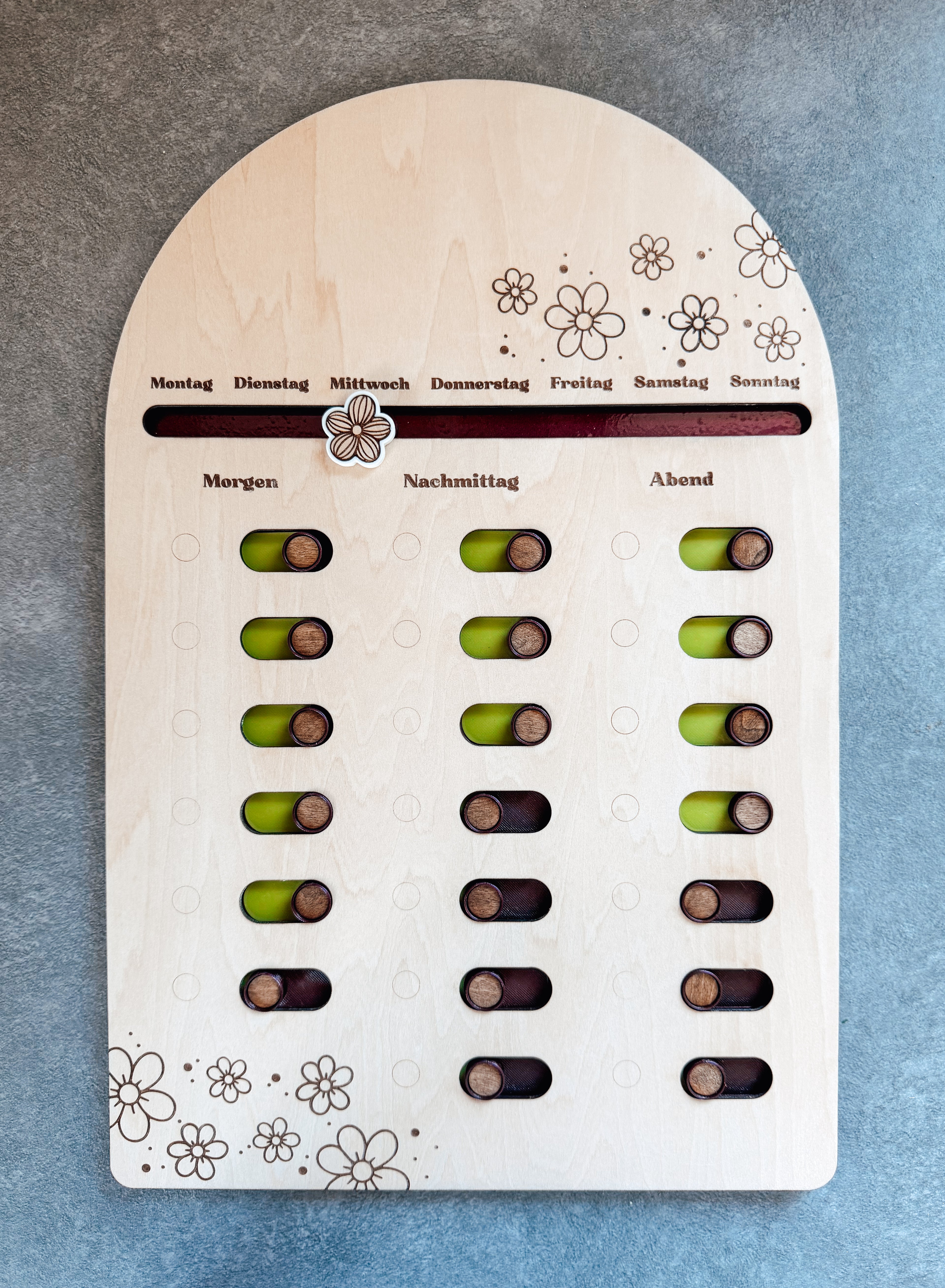 Routineplaner Kinder aus Holz - personalisiert mit Name & Motiv - Morgen- Mittag- und Abendroutine Board mit Klett-Tags | ab 3 Jahren