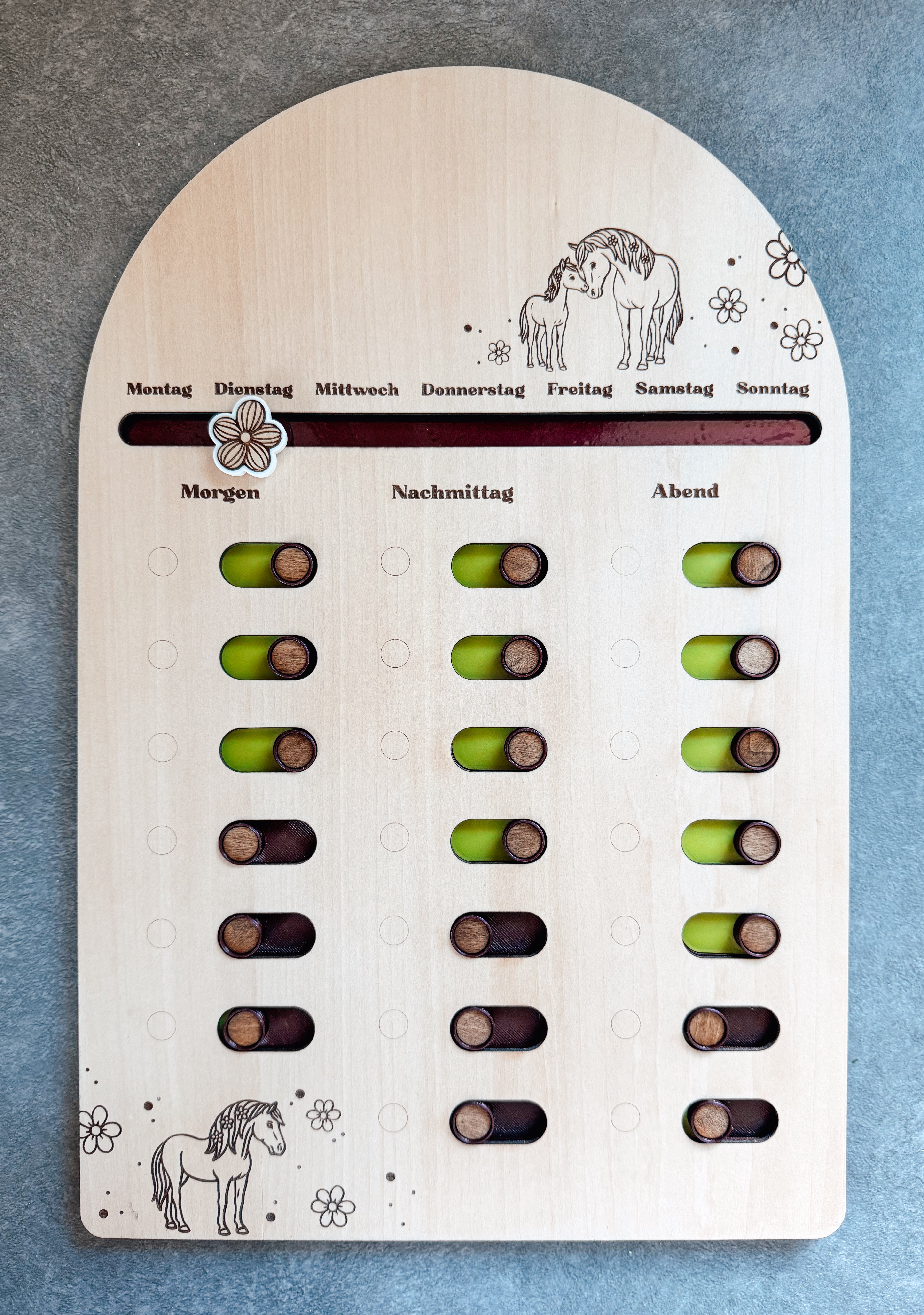 Routineplaner Kinder aus Holz - personalisiert mit Name & Motiv - Morgen- Mittag- und Abendroutine Board mit Klett-Tags | ab 3 Jahren